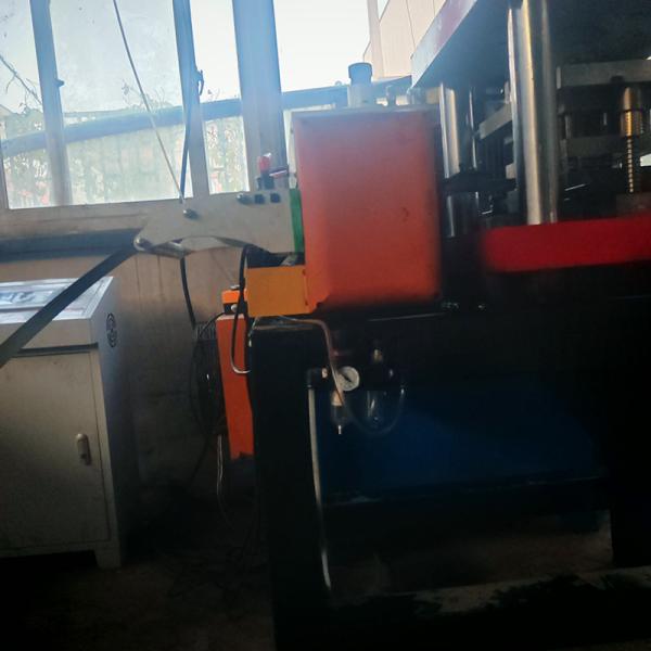 Máquina de moldeado de bandejas de cable de fuente de energía eléctrica con moldeado integrado y espesor de rodadura de 0,8-1,5 mm