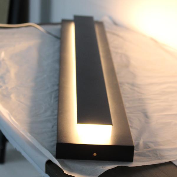 Modern LED Wall Sconce with 3500K Warm White Light and Stainless Steel Material for 30000 Hours Lifespan