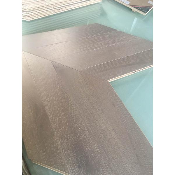 Estilo de diseño moderno madera dura de hueso de pescado tabla de suelo de madera con madera de roble de ingeniería