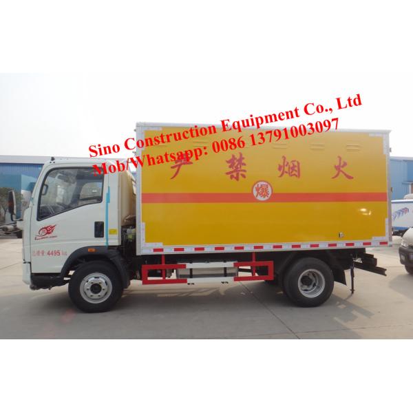Sinotruk 4x2 5t  Mixed Emulsion Explosive Truck For Civil Underground Site