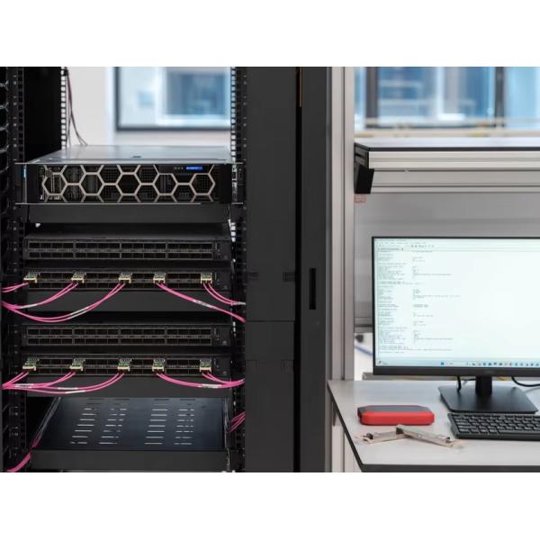 NVIDIA Mellanox MCX75310AAS-NEAT ConnectX®-7 InfiniBand & Ethernet Adapter Card 400GbE/NDR, Single-Port OSFP