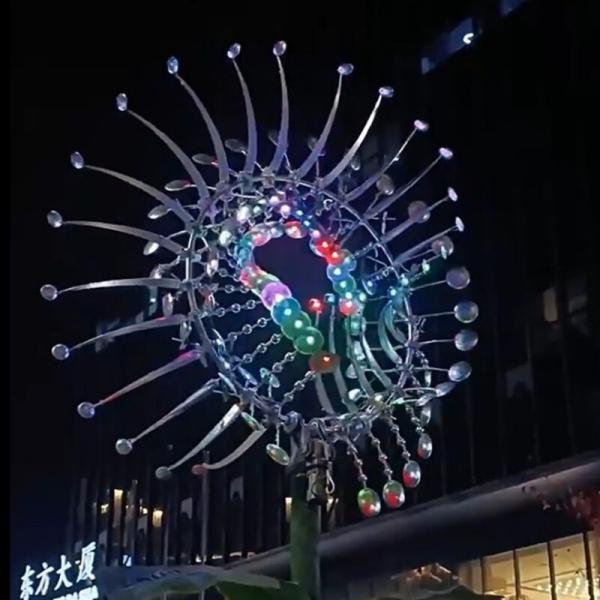 Outdoor Kinetic Wind Sculpture Garden Metal Decorative Driven By Wind