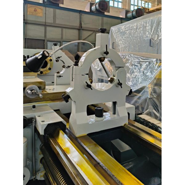 Heavy Duty Parallel Lathe CW6163x2000 with 2000mm Max. Workpiece Length, 11Kw Main Motor Power, and Ra ≤2.5μm Surface Roughness for Precision Turning