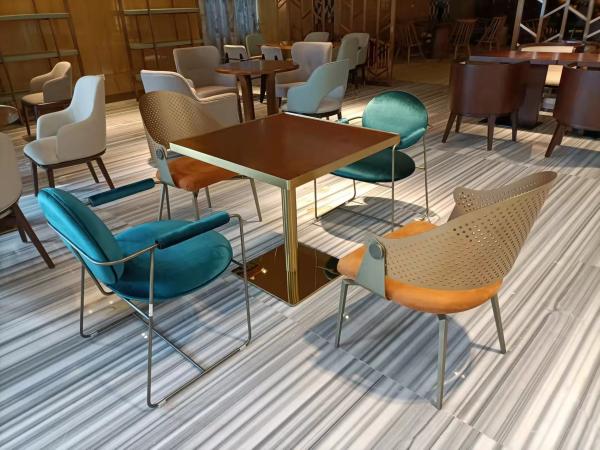 Hairline Golden SS Dia 100cm Hotel Restaurant Furniture Round Glass Dining Table Set For 4