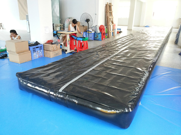 Black 18mL x 2mW Inflatable Air Track , Inflatable Tumbling Track For Gym