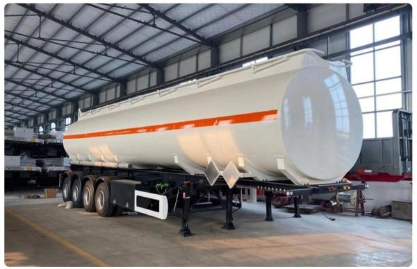 CIMC 4 essieux 54000litres 6 compartiments Trailers de réservoirs de carburant d'huile de transformation alimentaire
