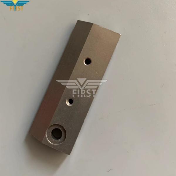 El tapón de libro para la máquina de coser Martini 3214 es universal con el tapón exterior de la máquina de coser.