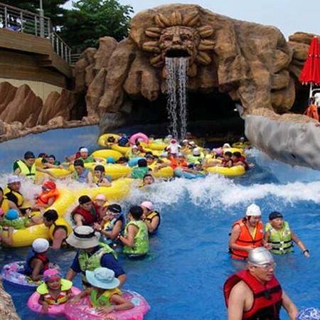 Ice World Water Park Lazy River 200 People Capacity With Serene Currents