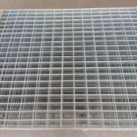 Le plancher adapté aux besoins du client de plate-forme d'escalier a crénelé le type râpant anti chaud de glissement plongé galvanisé