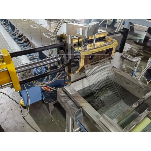 Two Stage PE/PP/Pet Plastic Recycle Granulating Machine/Pelletizing Machine