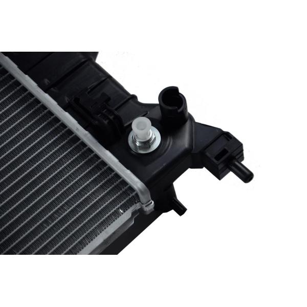 Radiador de aluminio y tanque de agua para Chevrolet Aveo/Sonic 1.6 95316029 Sistema de enfriamiento