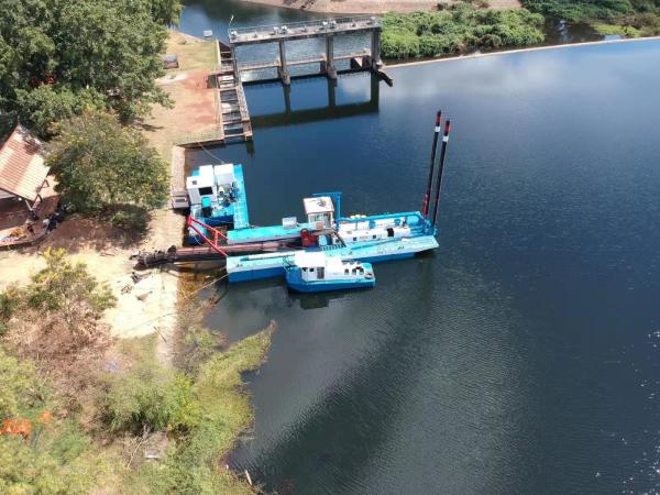 Weichai Diesel Engine Cutter Suction Dredger 14 Inch With Tug Boat