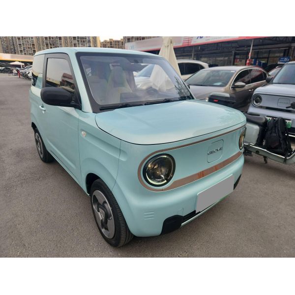 Geely 2024 Panda Mini Good Price 200km Small Deposit Used Electric Car Cheap Made in China 4seats in Stock Cheap Vehicle
