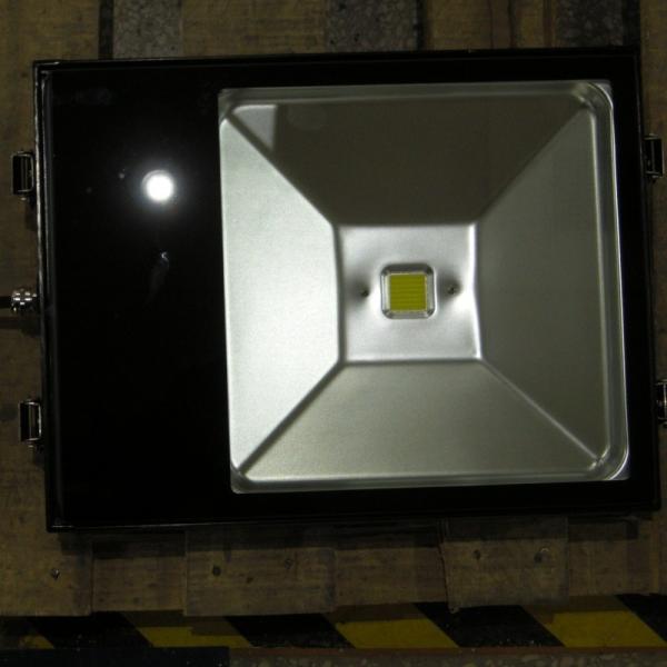 Classic Design High Power COB LED Floodlight 70W 140W IP66 For Workshop Or Warehouse