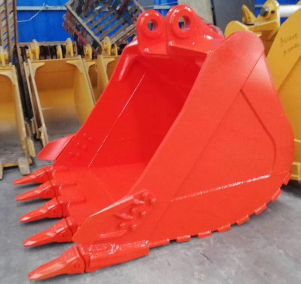 le seau standard d'excavatrice de 6 tonnes à vendre et lui a la taille standard en bon état, la couleur peut être changé par des clients.