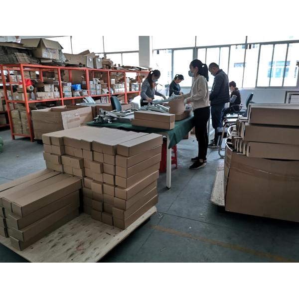 Установка солнечных фотоэлектрических панелей в парковочных помещениях с установкой алюминиевой рельсы с сроком службы 25 лет