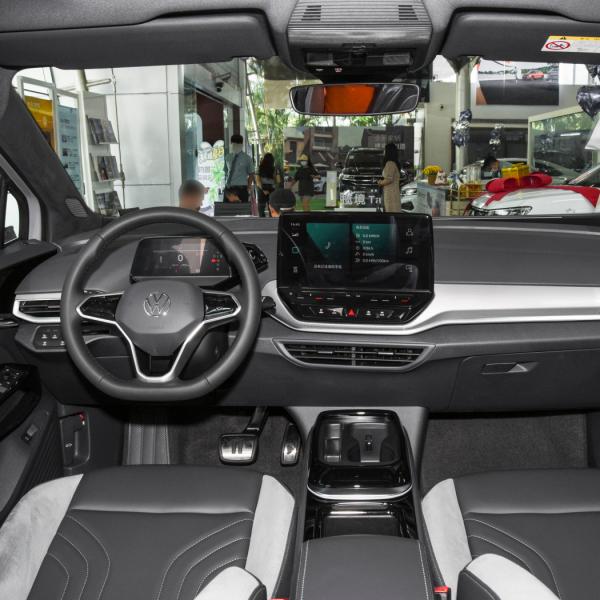 Cheap VW ID4 ID6 PRO PRIME has a VIN in white, red and blue in stock