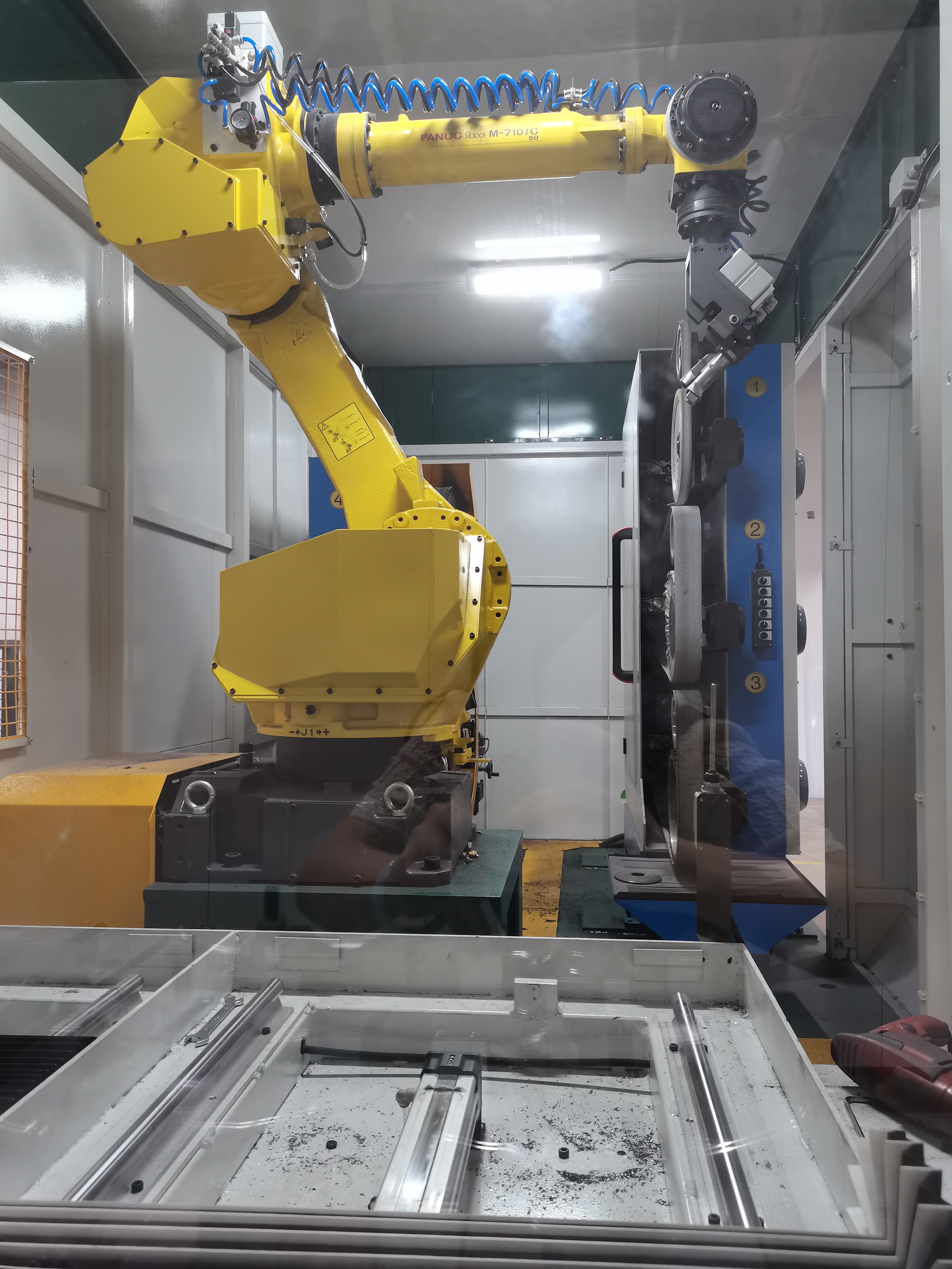 Automated Closed Loop Robotic Polishing Machine For Pump Surface Finishing