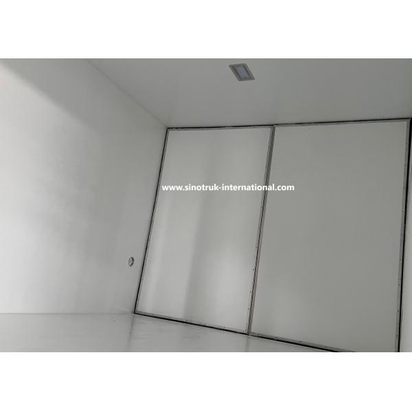 RHD SINOTRUK HOWO 10 Ton Refrigerated Truck 140HP