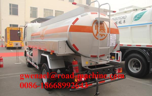6480KG Total Weight 5CBM Chemical Liquid / Petroleum Transported Tank Truck