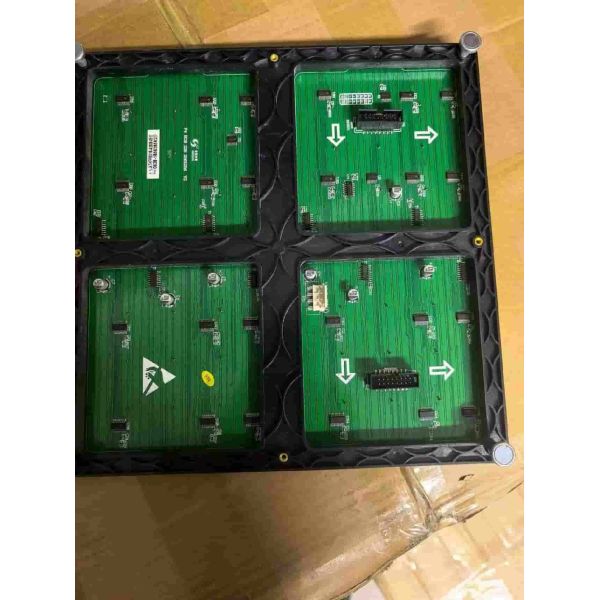 P4 Indoor LED Screen High Brightness Seamless LED Screen 3840Hz 62500 Pixels/m2
