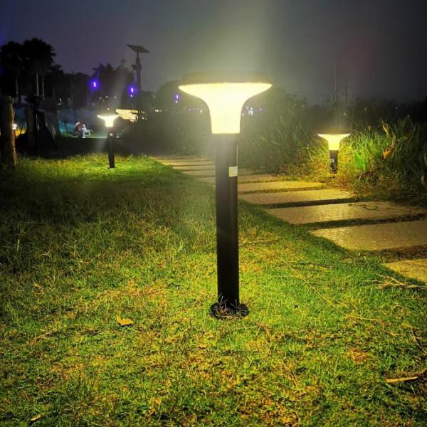 Luz de césped solar LED de color blanco cálido con brillo suave para la iluminación de pasillos de jardín al aire libre