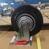 Les roulettes en caoutchouc solides de 4 pouces pivotent fermant à clef les roues filetées de roulette de tige avec des couvertures