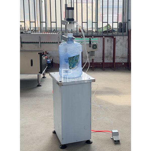 Garrafa plástica automática 3 galões 5 galões equipamento tampando da máquina da água engarrafada de 20 litros para a máquina de enchimento do galão