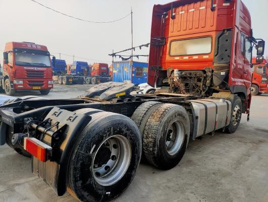 Используемый трактор 420hp тележки использовал тележку трактора сварочного трактора 6*4 50tons для продажи