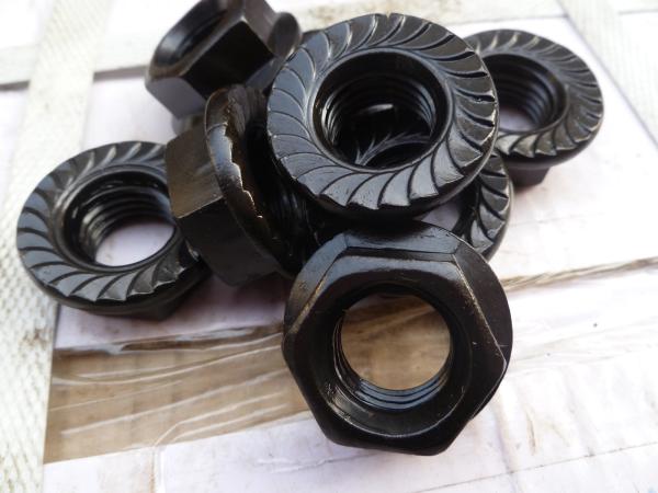 M16-2.0 Hex Flange nuts DIN6923 Serrated Black Oxide Surface ISO4161 Steel Grade 8