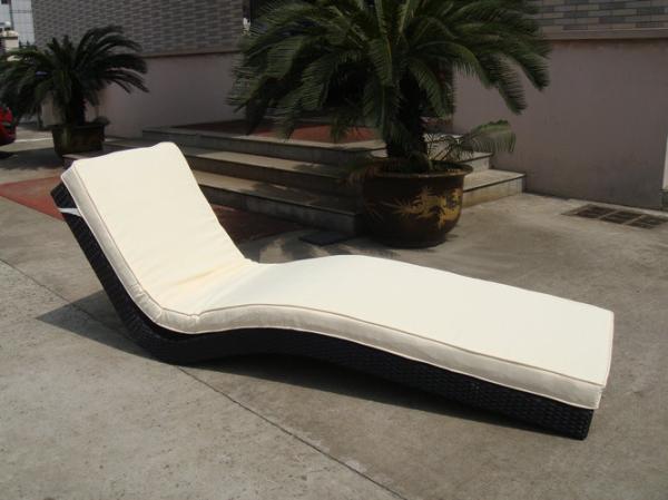 Outdoor Rattan Furniture Sunlounger