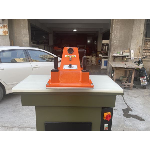 22Ton Hydraulic Die Cutting Machine Designed for Cutting of Leather Plastic Leather Nylon Leather Foam and Other Materials with Consumption