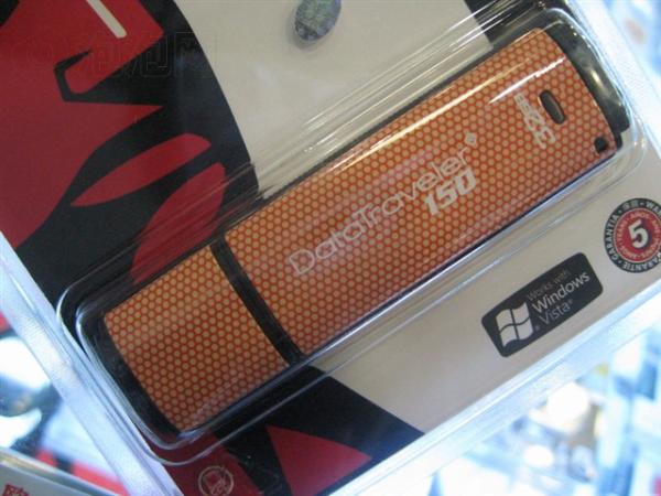 O flash marcado de USB conduz DT150