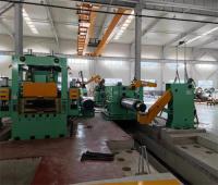 O corte de alta velocidade do metal ao voo giratório da tesoura da máquina do comprimento cortou à linha 0.3-3 x 1600 do comprimento