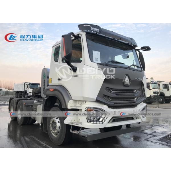 HOWO / HOHAN 6x4 420HP RHD Tractor Head Truck With Auxiliary 1000L Oil Tank