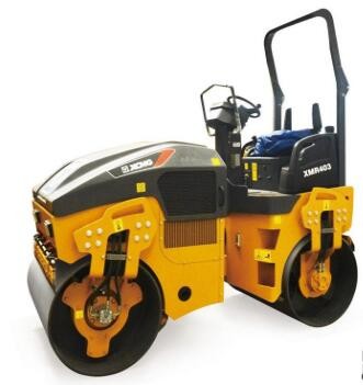 Ride - on small Road Vibratory Roller XMR403 Light Compaction Equipment / 4 Ton Double Drum Roller