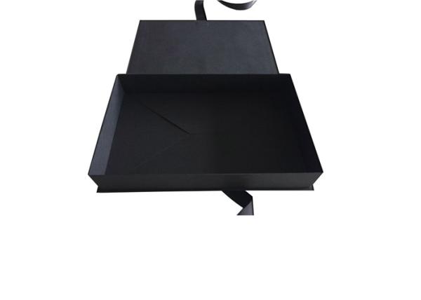 Personalized Logo Folding Gift Box Black Ribbon For Woman Address Packaing