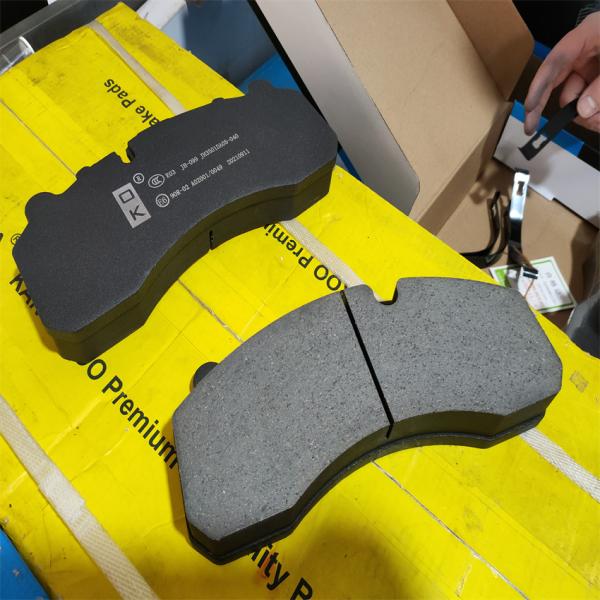 WVA29162 Auto Ceramic Disc Brake Pads for Fuhua 12T Joint Heavy Truck Front Wheel