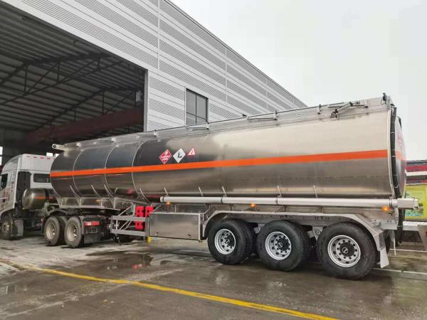 12t Grade Van Type Fuel Tank Semi Trailer For Large Capacity Petroleum Transportation