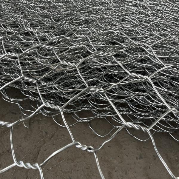 Black Durable 2.7mm Gabion Box Tensile Strength 380-400mpa Retaining Wall