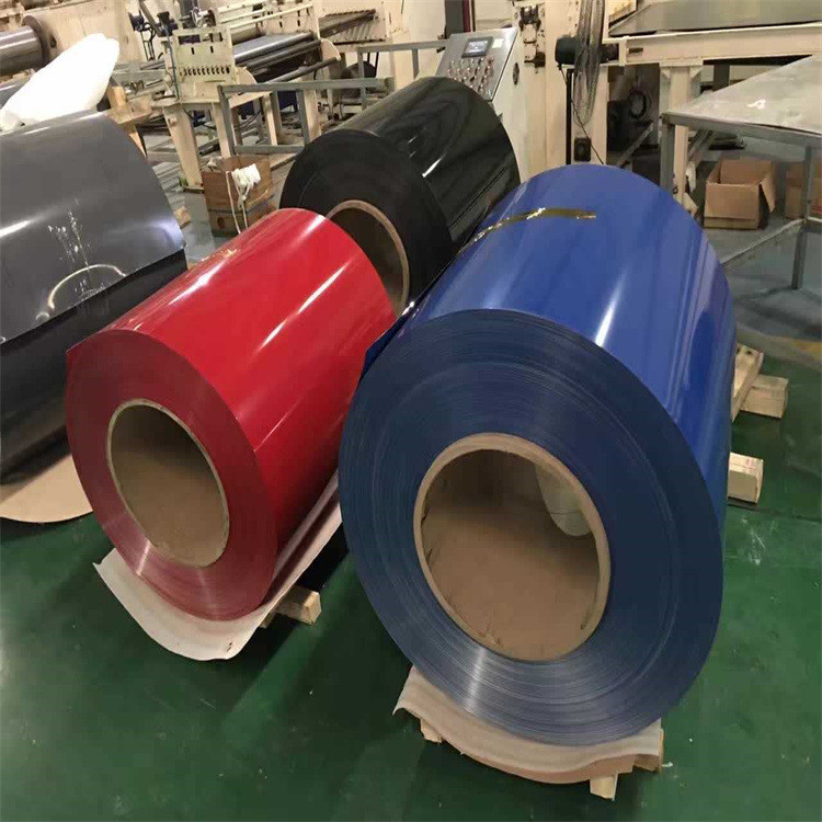 Покрашенный цвет покрыл алюминиевые катушки 1060 3003 3004 5052 PE Prepainted 2000mm