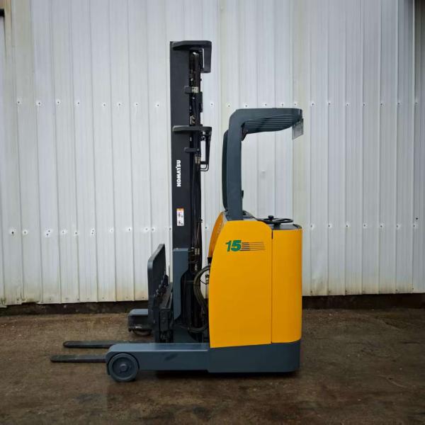 Used Mitsubishi 3-Ton Diesel Forklift with Durable Steel Frame and Red Finish for Narrow Aisle Operations