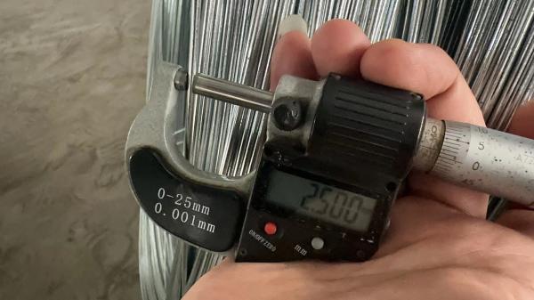 50kg Roll Weight Hot Dipped Galvanized Wire 2.5mm Thickness