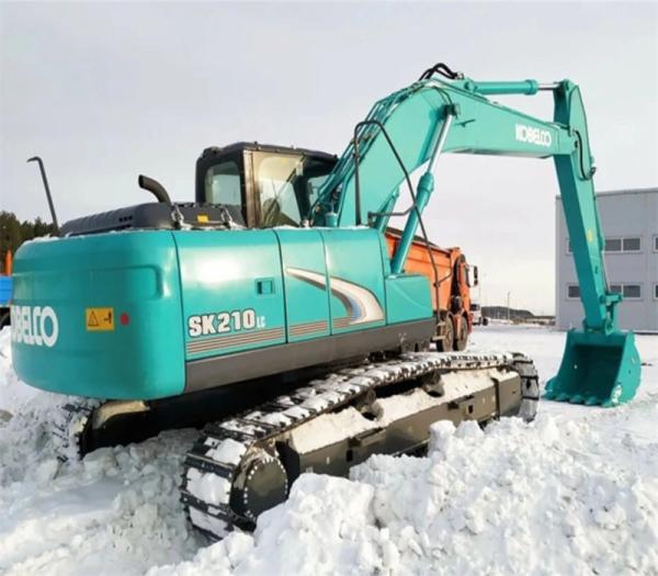 21200kg Green Secong-hand Kobelco Excavator Balde de capacidade 1.0m3 com Hino J05ETA-EDDJ Modelo de motor