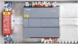 Strapper пояса PP машины упаковки коробки управлением PLC с системой транспортера