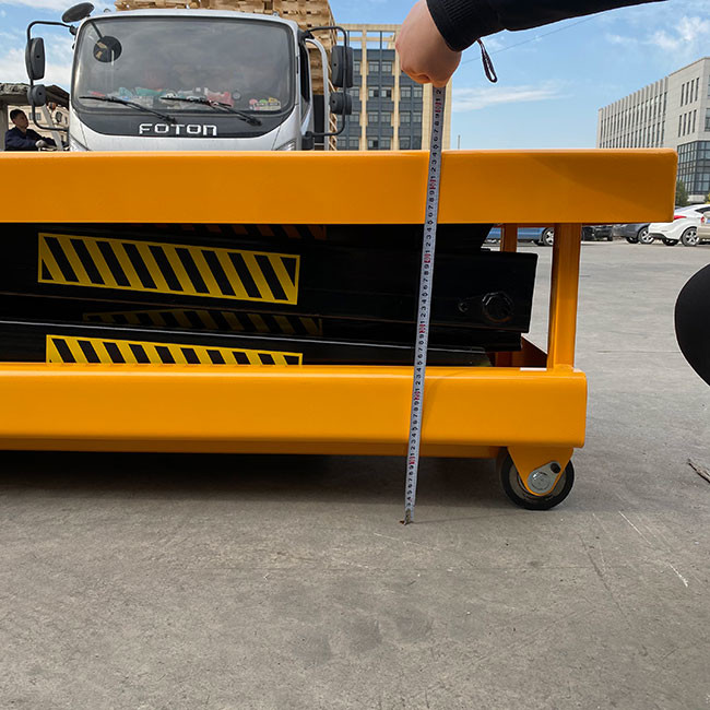 батарея 24V портативная машинка 2 тонн Scissor высота 1400mm таблиц подъема максимальная