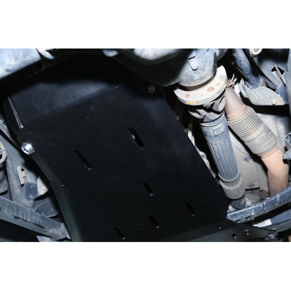 Lightweight and Durable Toyota LC200 Engine Protecting Cover Under Guard Skid Plate