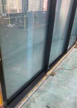 Australian Standard 150 Series Heavy-Duty Aluminum Sliding Door with 6063-T5 Alloy and Double-Glazed Tempered Glass
