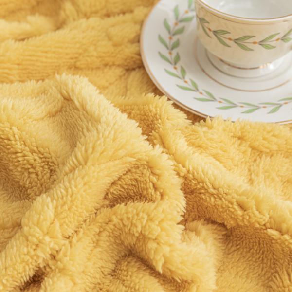 Однокомпонентное зимнее теплое коралловое бархатное постельное покрытие с непроскальзывающей ковровой ковровой дорожкой