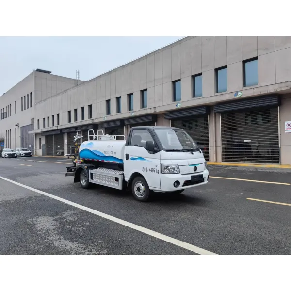 Eco-Friendly 4.5 Ton Electric Water Truck for Greening